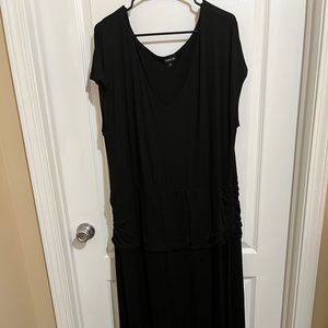NWOT Torrid Size 4 Black v neck maxi dress